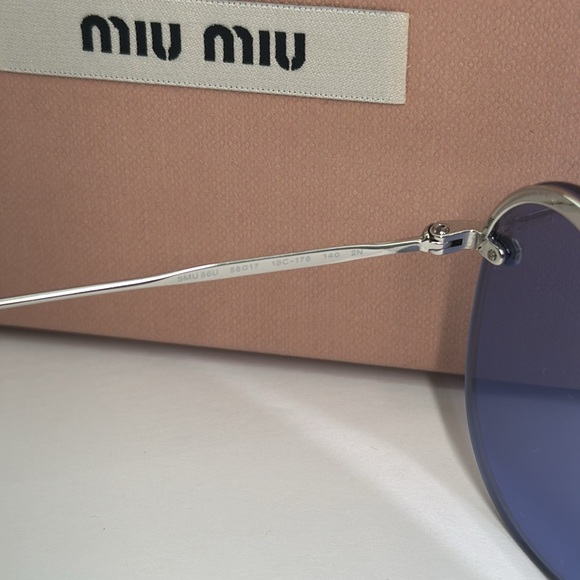 💯- New Authentic MIU MIU MU56U irregular-frame sunglasses - Picture 11 of 12